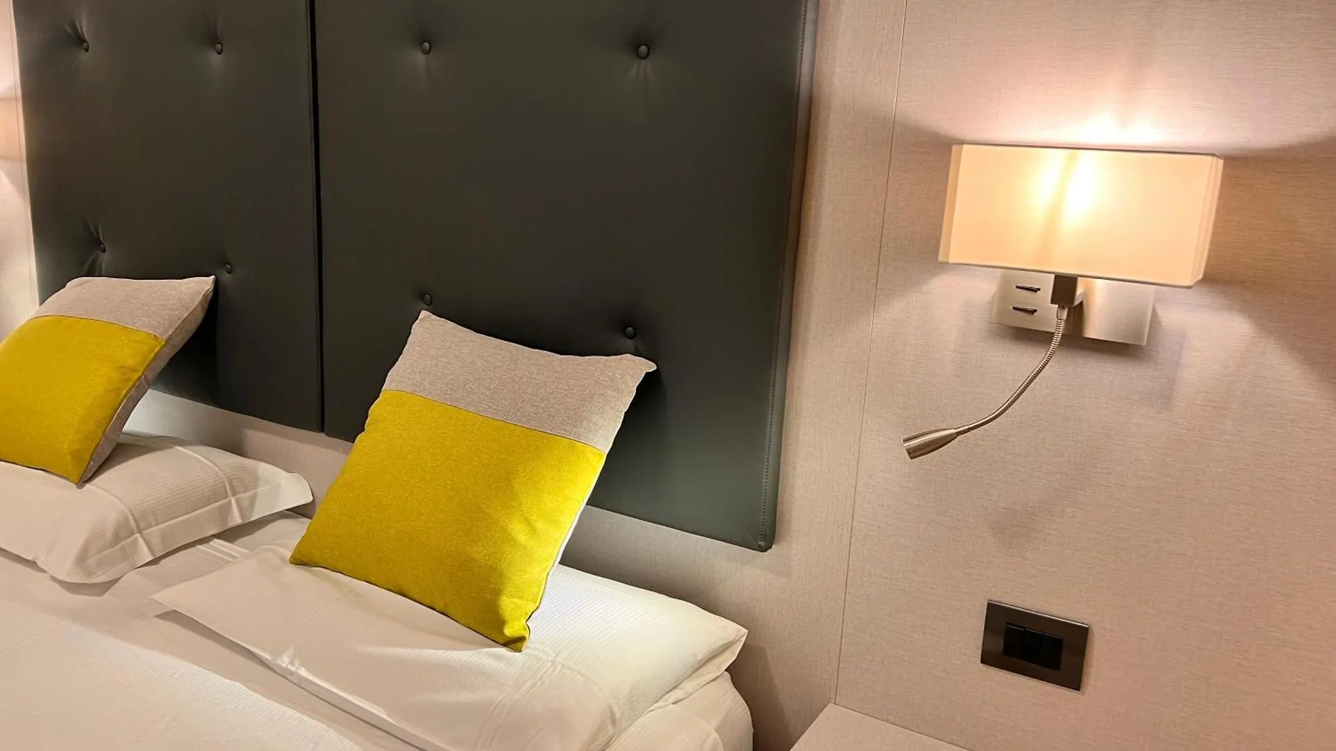 Hotel Aurora Mestre 3*,