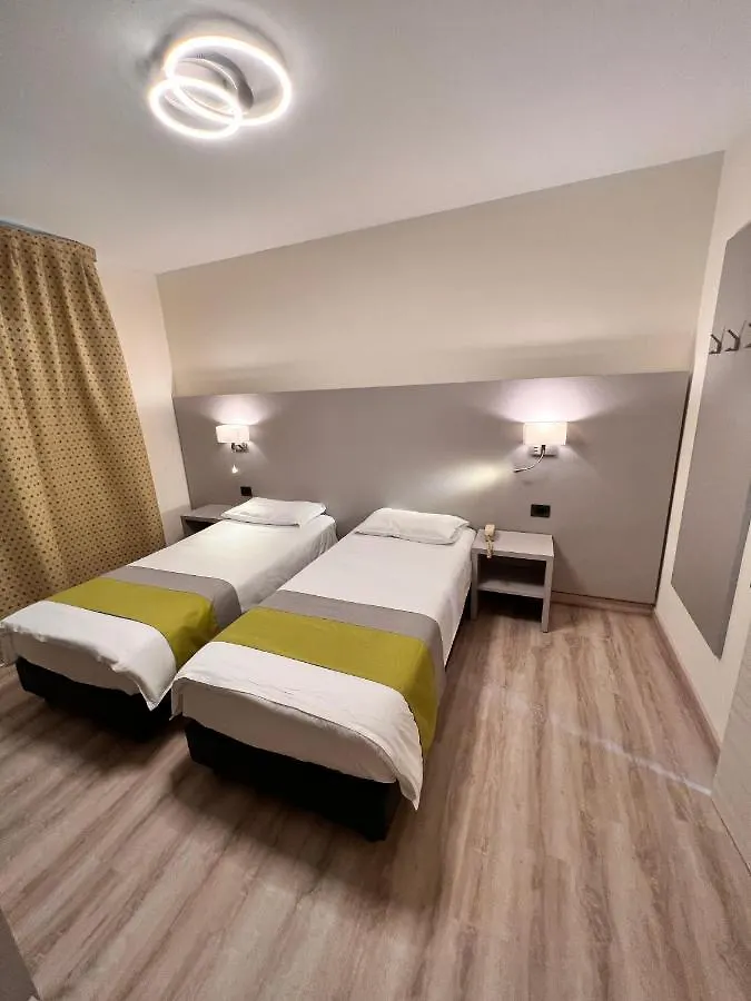 Hotel Aurora Mestre 3*,
