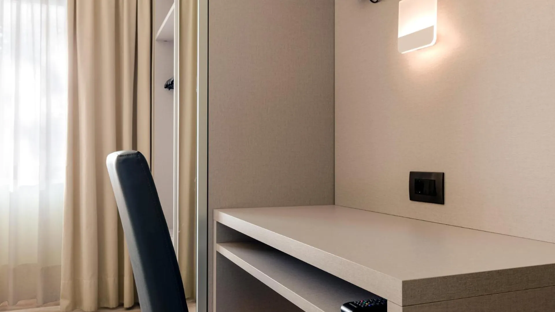 Hotel Aurora Mestre 3*,